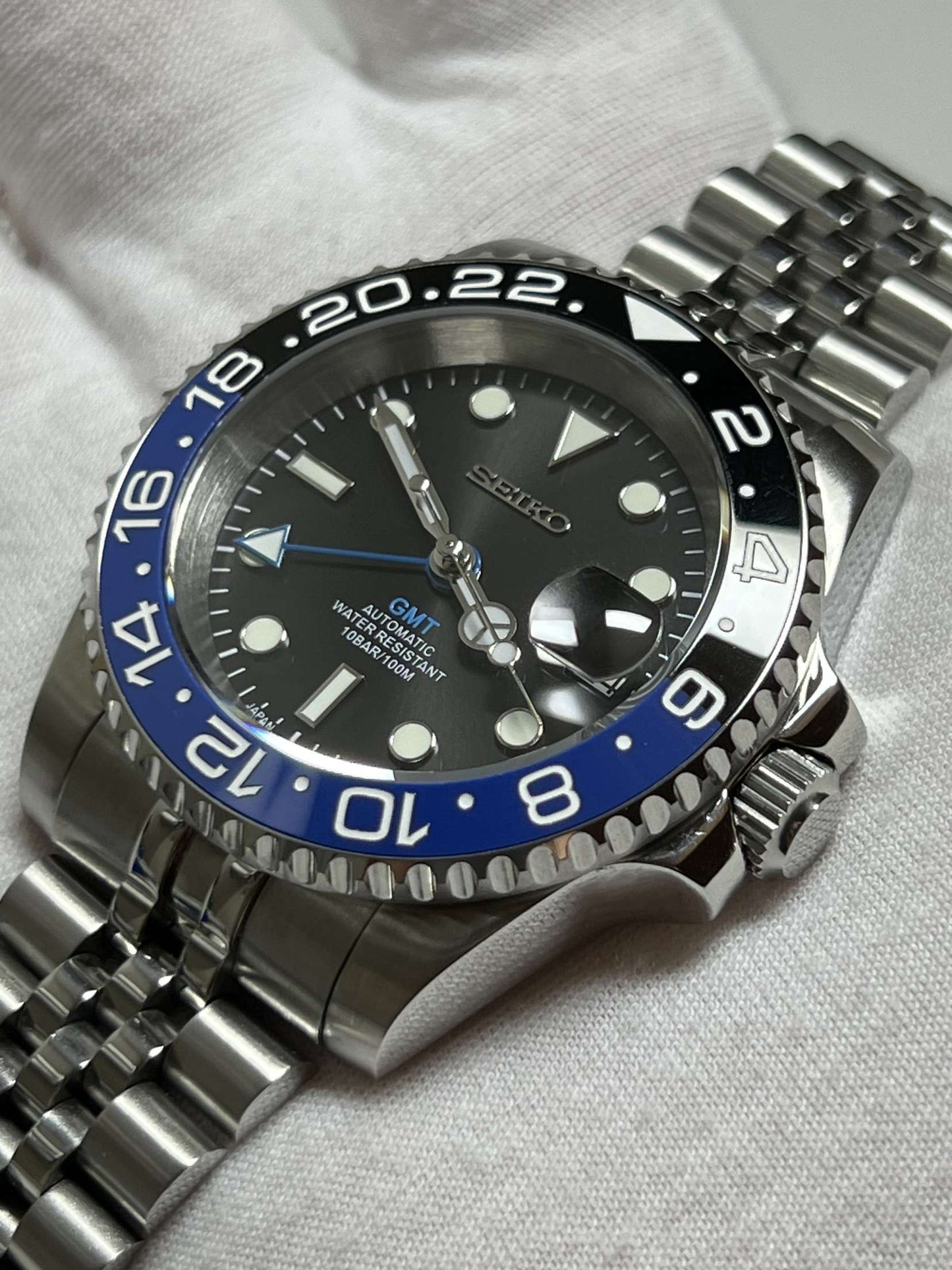 Batman GMT Mod (Pre Order)