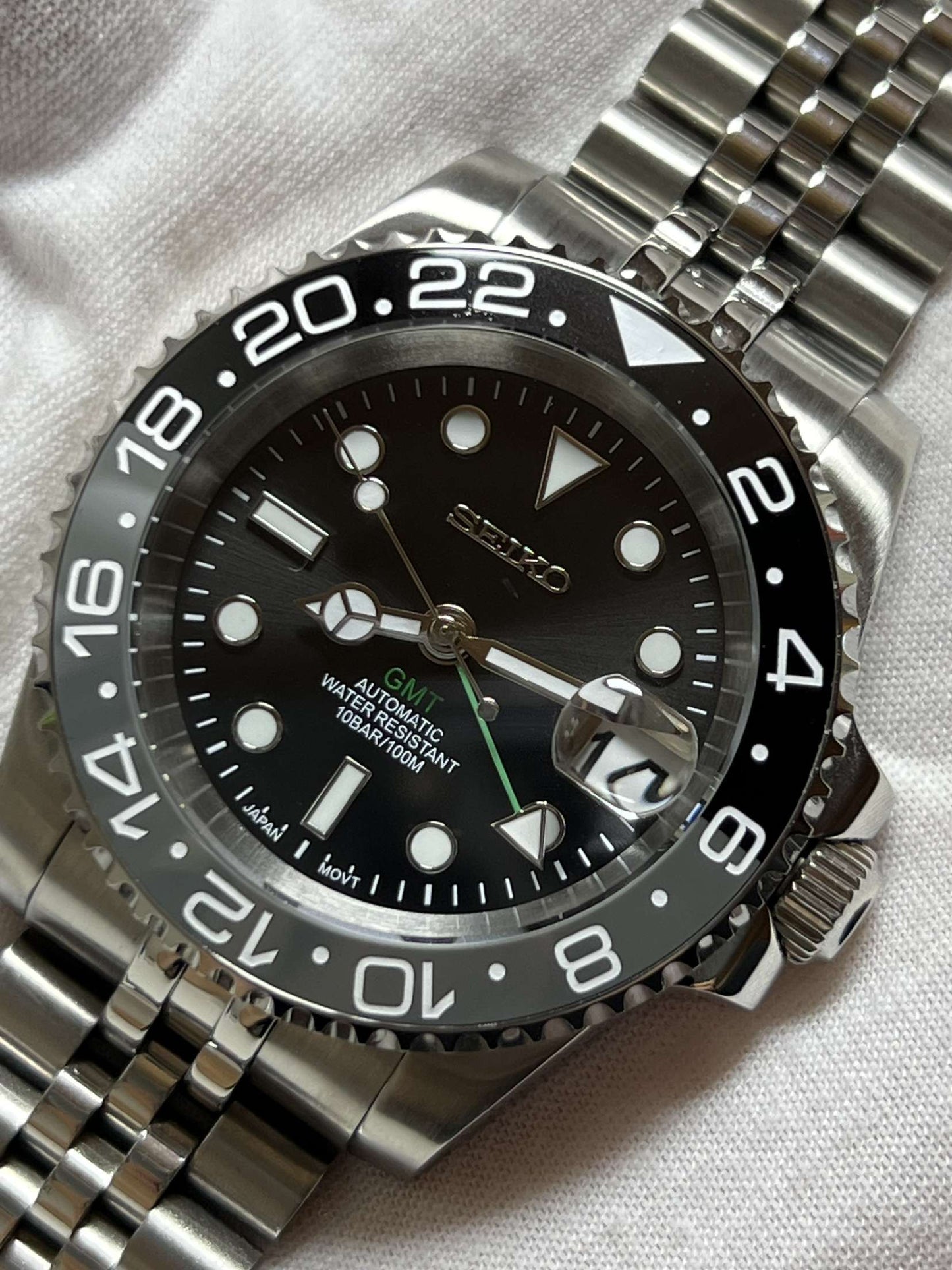 "Bruce Wayne" GMT Master Mod (Pre Order)