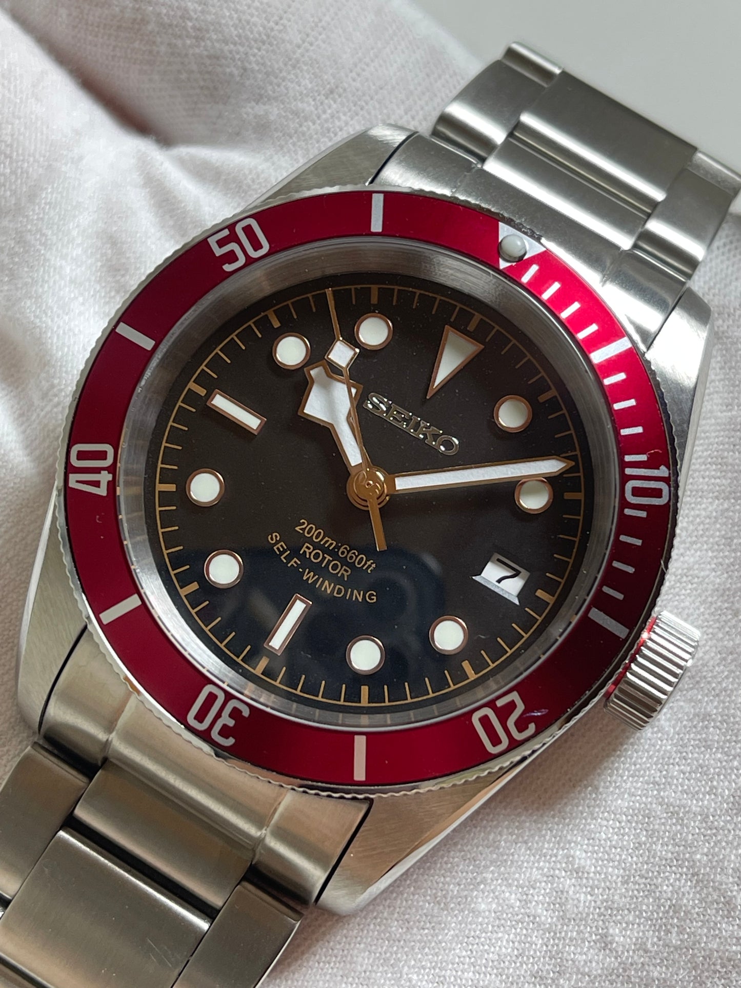 Red-Bezel ''Black Bay'' BB58 Mod (Pre-Order)