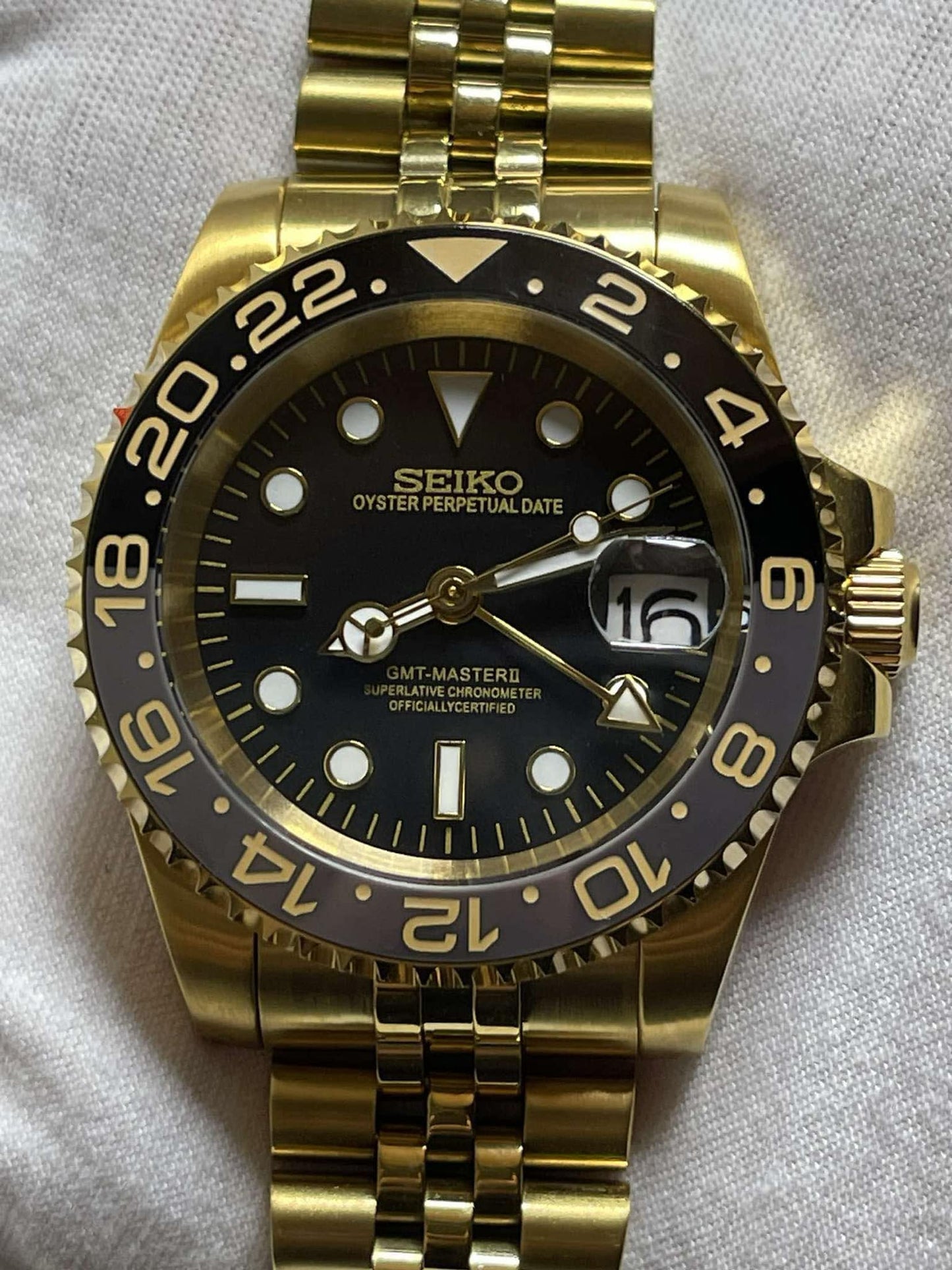 Gold "Bruce Wayne" GMT Mod